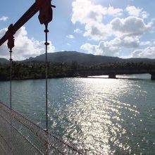 港口吊橋遊憩区 陽が反射して、なかなかいいです。