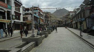 レーの短い繁華街