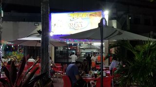 手軽に本場のタコスが味わえる店