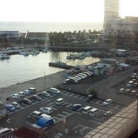 真下に熱海港があります。