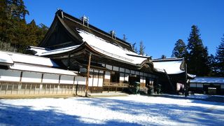 雪の金剛峯寺