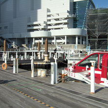 ぷかりさん橋とシーバス