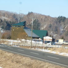 厚岸湿原の中の水鳥観察館