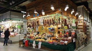 １階は、お土産探しによし