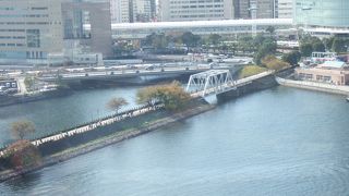 海の上の散歩道