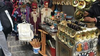 賑やかで楽しい店が多かった