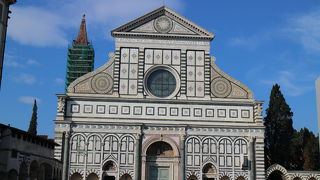 教会前の広々とした広場