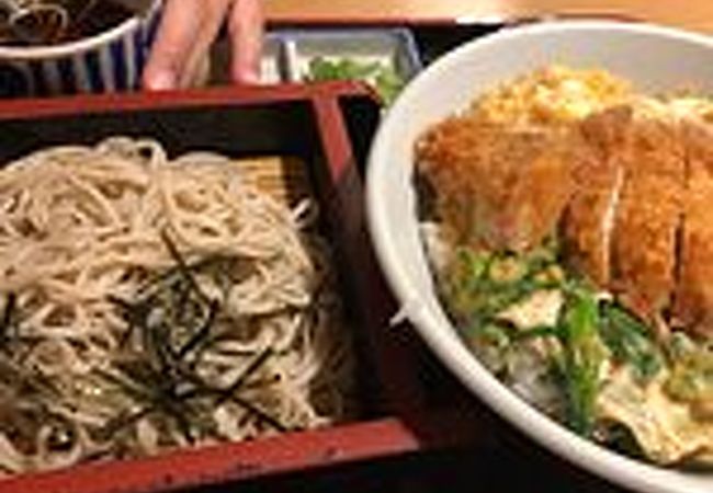トンカツとそば