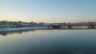 釧路市街地に流れ込んでいます