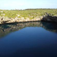 神秘的な通り池