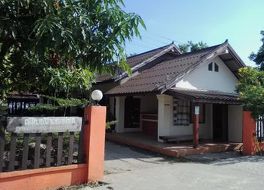 Dok Champa Guesthouse