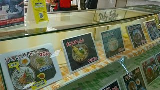 麺、丼がメイン