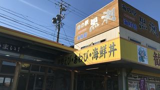 人気店のようです