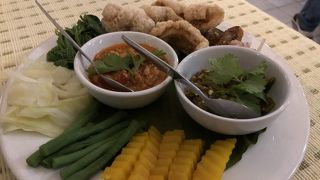 オーソドックスなタイ料理も、北タイ料理も楽しめます