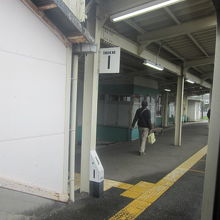 改札付近はそれなりの規模を感じる駅でした