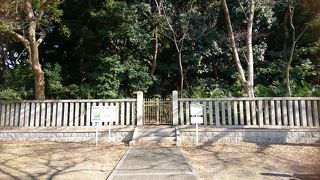 日本武尊のお墓とも