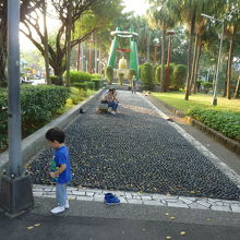 鐘楼と健康歩道