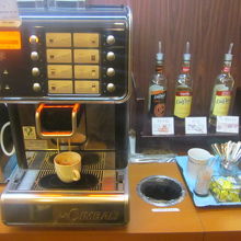 コーヒーも美味しく頂けますし、シロップ類も揃っています