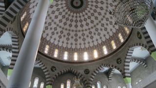 美しい空間を持つモスク