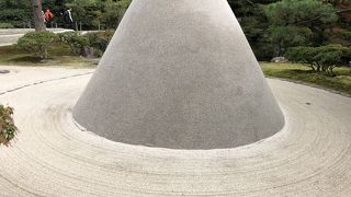 美しき砂の模様と砂の山