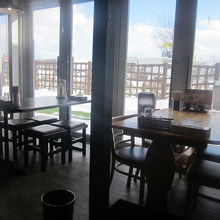 客席の様子（カウンター席もあります）