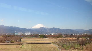 晴れた日は富士山が車窓から見える路線