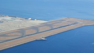 海上空港です