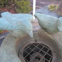 鳥さんのオブジェ、可愛いですね！カエルさんには負けるけど…