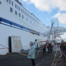 仙台港にて、今度は見送る側に立たせて頂きました…。
