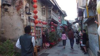 歴史ある建物が綺麗にリフォームされ、景観を壊さぬようなノスタルジックな老街になっていました