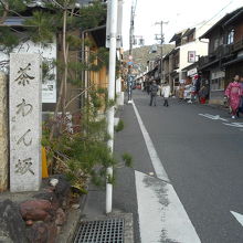 着物姿の女性客もいて、雑踏でないのが良い。