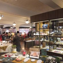 林百貨店の館内の様子