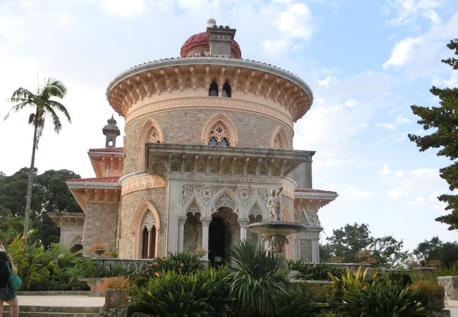 ムガール様式のゴシック宮殿
