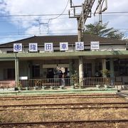 駅前ロータリーには、烏山頭水庫(ダム）まで行ってくれるタクシーが何台かいます