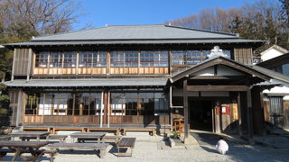 明治44（1901）年築の建物がある公園