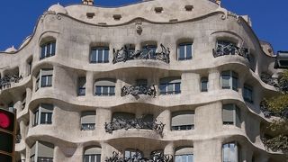 直線がない建築