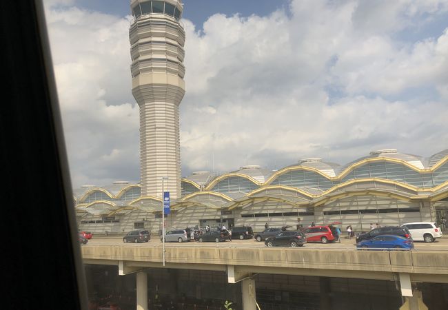 大きな空港です。