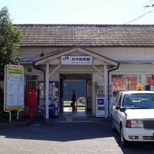 紀伊由良駅