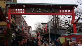 仲見世通りのすぐそばにあります！