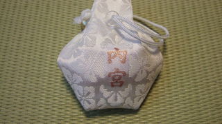 お札やお守りはこちらで買えます