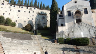 2000年の歴史がある劇場