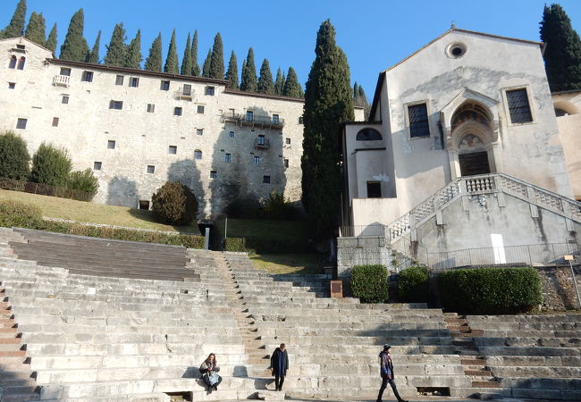 2000年の歴史がある劇場