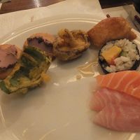 六皿目：寿司、刺身、レバーペースト、天婦羅