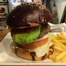 アボカドバーガー