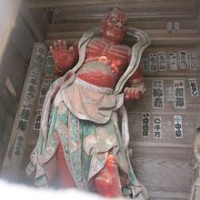 仁王像（吽形）の様子