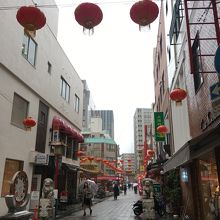 人通りもそこそこ