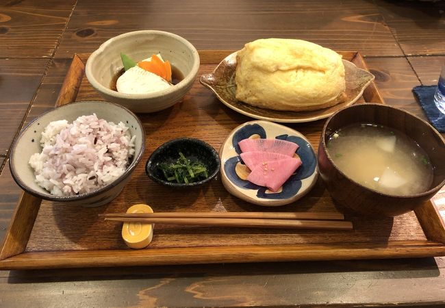 予約必須の朝ごはん