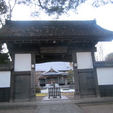 山門を抜けると…。