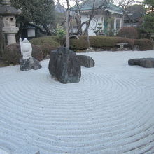 そこは龍安寺風石庭だった…( ´∀｀ )。