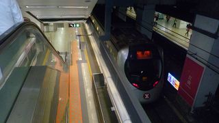 MTRより高いけど速い！